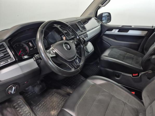 Volkswagen Multivan T6 с пробегом 2015 года, цена 2 980 000 рублей, 198850 км, минивэн, Автокод Объявления