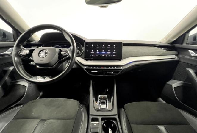 Skoda Octavia IV (A8) с пробегом 2021 года, цена 2 300 000 рублей, 114787 км, лифтбек, Автокод Объявления