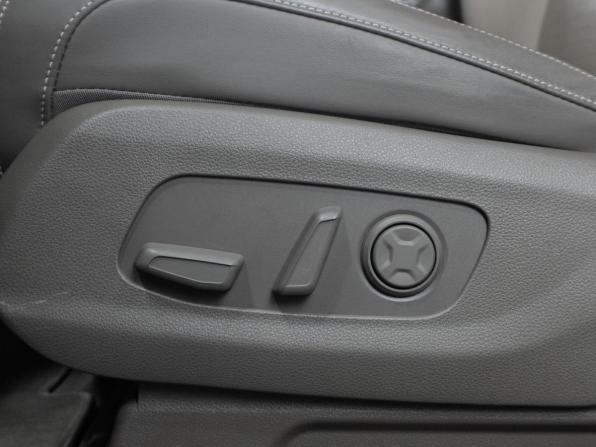 Kia Carnival IV с пробегом 2022 года, цена 4 300 000 рублей, 40348 км, минивэн, Автокод Объявления