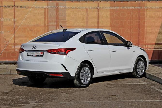 Hyundai Solaris II Рестайлинг с пробегом 2022 года, цена 1 705 000 рублей, 50893 км, седан, Автокод Объявления