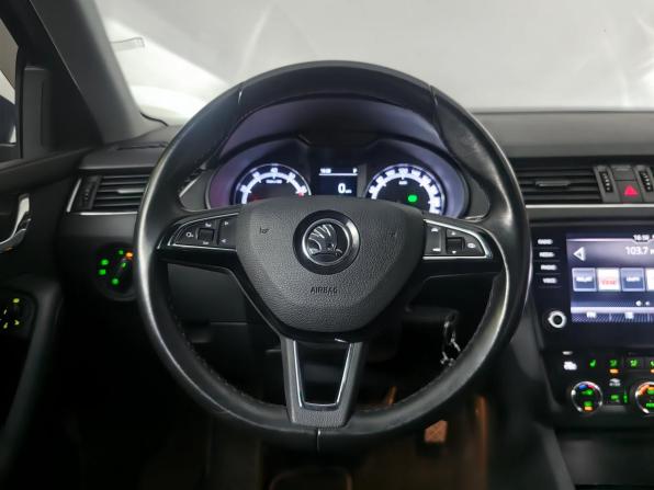 Skoda Octavia III (A7) Рестайлинг с пробегом 2019 года, цена 1 623 000 рублей, 126892 км, лифтбек, Автокод Объявления