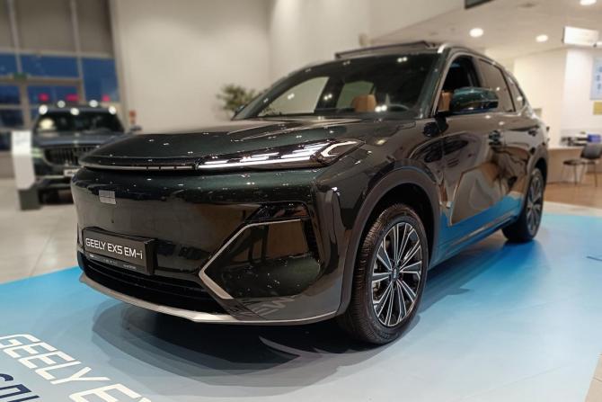Новый Geely EX5 EM-i 2026 года, цена 3 924 990 рублей, внедорожник, Автокод Объявления
