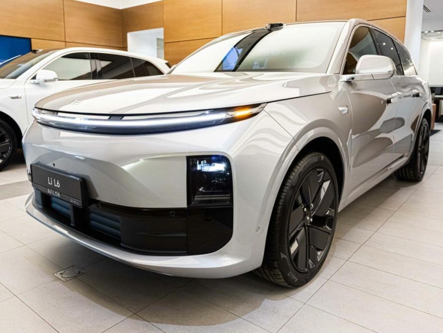 Li Auto (Lixiang) L6 Москва  - изображение 1