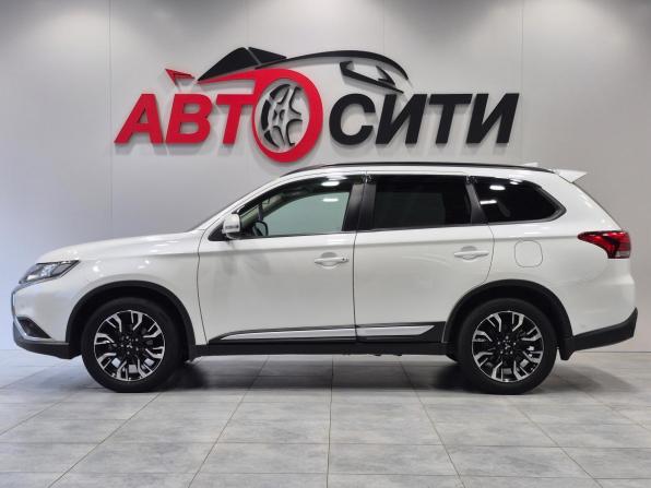 Mitsubishi Outlander III Рестайлинг 3 с пробегом 2021 года, цена 3 655 000 рублей, 27052 км, внедорожник, Автокод Объявления