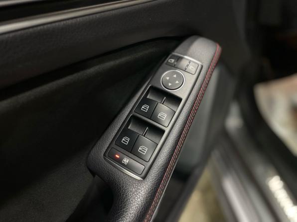 Mercedes-Benz A-Класс III (W176) Рестайлинг с пробегом 2016 года, цена 1 680 000 рублей, 98500 км, хэтчбек, Автокод Объявления