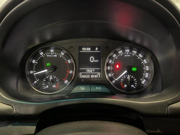 Skoda Fabia II Рестайлинг с пробегом 2010 года, цена 699 000 рублей, 136000 км, хэтчбек, Автокод Объявления