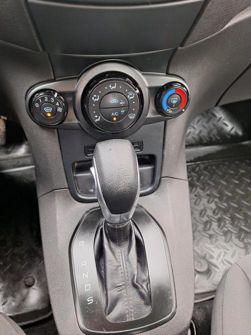 Ford Fiesta Mk6 Рестайлинг Санкт-Петербург  - изображение 11
