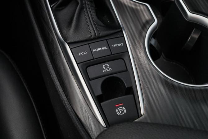 Toyota Camry VIII (XV70) Рестайлинг с пробегом 2023 года, цена 3 850 000 рублей, 21600 км, седан, Автокод Объявления