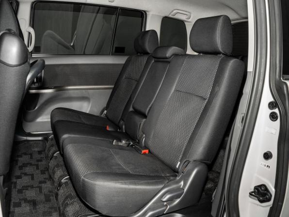 Toyota ISis I Рестайлинг с пробегом 2010 года, цена 1 180 500 рублей, 128648 км, компактвэн, Автокод Объявления
