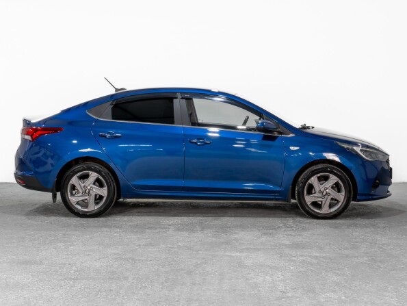 Hyundai Solaris II Рестайлинг с пробегом 2021 года, цена 1 919 000 рублей, 30008 км, седан, Автокод Объявления
