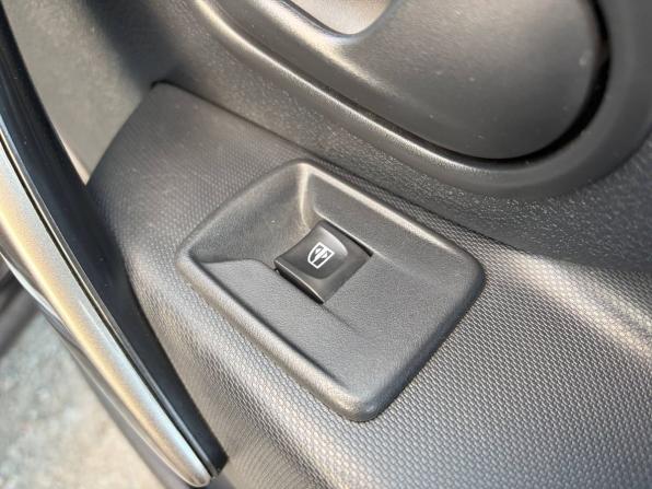 Renault Sandero II с пробегом 2017 года, цена 810 000 рублей, 105000 км, хэтчбек, Автокод Объявления