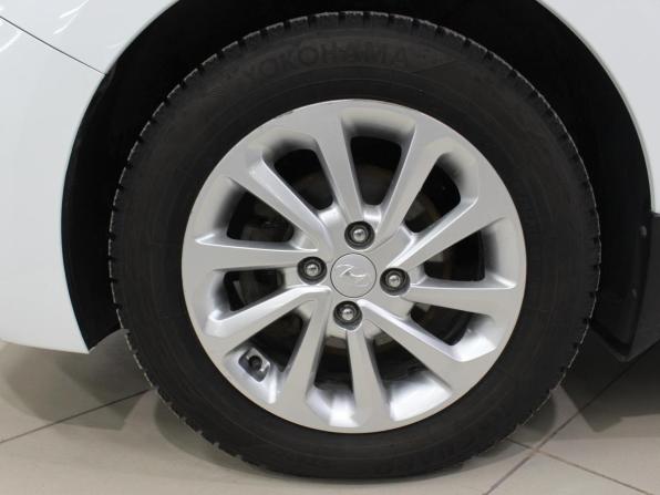 Hyundai Solaris II с пробегом 2019 года, цена 1 348 000 рублей, 133955 км, седан, Автокод Объявления