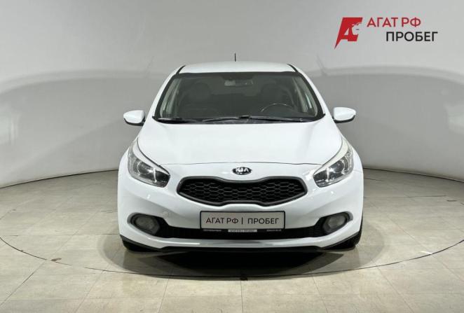 Kia Ceed II с пробегом 2013 года, цена 1 199 000 рублей, 136061 км, хэтчбек, Автокод Объявления