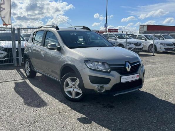 Renault Sandero II с пробегом 2017 года, цена 854 838 рублей, 154591 км, хэтчбек, Автокод Объявления