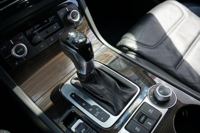 Volkswagen Touareg II Рестайлинг с пробегом 2015 года, цена 2 890 000 рублей, 239463 км, внедорожник, Автокод Объявления