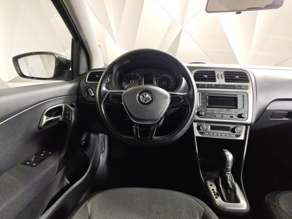 Volkswagen Polo V Рестайлинг с пробегом 2018 года, цена 1 295 000 рублей, 70658 км, седан, Автокод Объявления