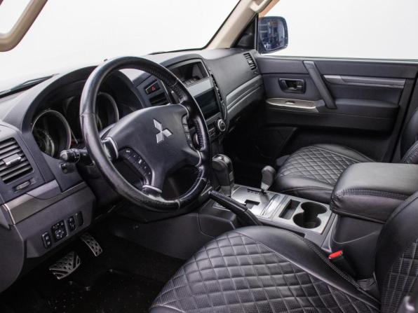 Mitsubishi Pajero IV Рестайлинг 1 с пробегом 2013 года, цена 2 000 000 рублей, 221229 км, внедорожник, Автокод Объявления