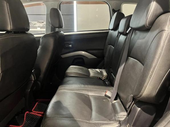 Mitsubishi Outlander II Рестайлинг с пробегом 2011 года, цена 1 330 000 рублей, 234300 км, внедорожник, Автокод Объявления