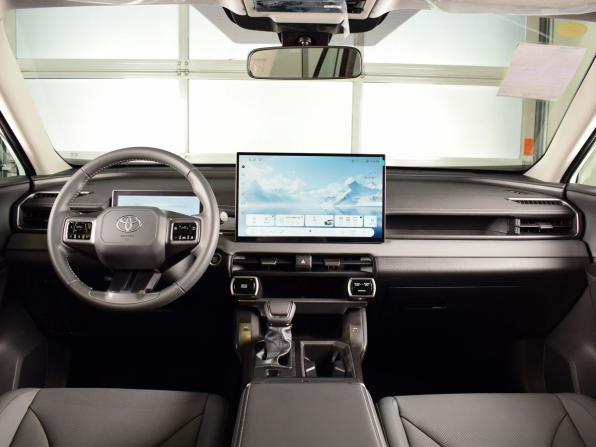 Toyota RAV4 VI (XA60) с пробегом 2026 года, цена 3 899 995 рублей, 17 км, внедорожник, Автокод Объявления