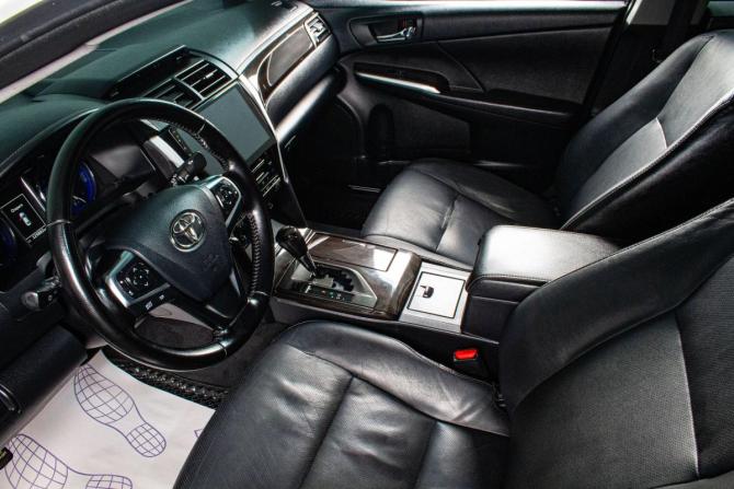 Toyota Camry VII (XV50) Рестайлинг с пробегом 2015 года, цена 1 599 000 рублей, 230700 км, седан, Автокод Объявления