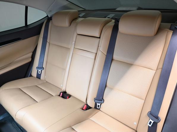 Lexus ES VI Рестайлинг с пробегом 2017 года, цена 2 355 000 рублей, 193370 км, седан, Автокод Объявления