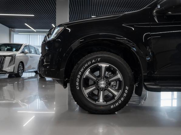 Isuzu D-Max III с пробегом 2026 года, цена 5 100 000 рублей, 288 км, пикап, Автокод Объявления