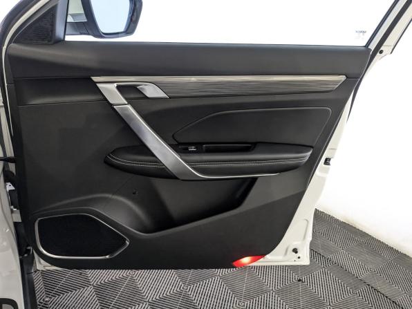 Geely Atlas Pro с пробегом 2024 года, цена 2 025 000 рублей, 79904 км, внедорожник, Автокод Объявления