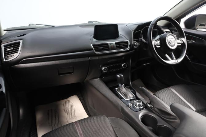 Mazda Axela III с пробегом 2017 года, цена 1 499 000 рублей, 77001 км, хэтчбек, Автокод Объявления