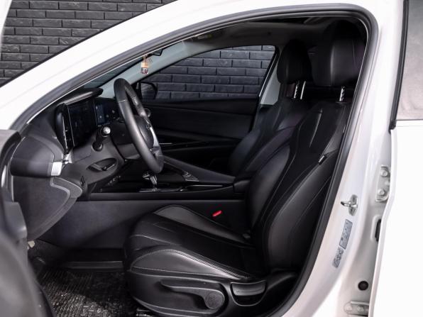 Hyundai Elantra VII (CN7) с пробегом 2021 года, цена 2 000 000 рублей, 55995 км, седан, Автокод Объявления