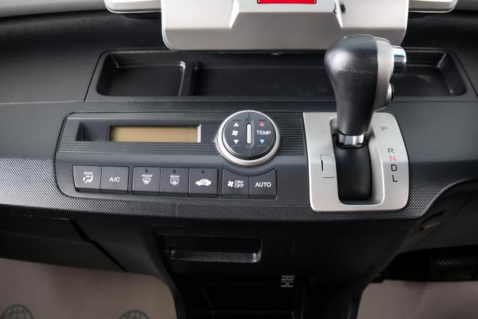 Honda Freed I с пробегом 2012 года, цена 1 399 000 рублей, 115000 км, компактвэн, Автокод Объявления