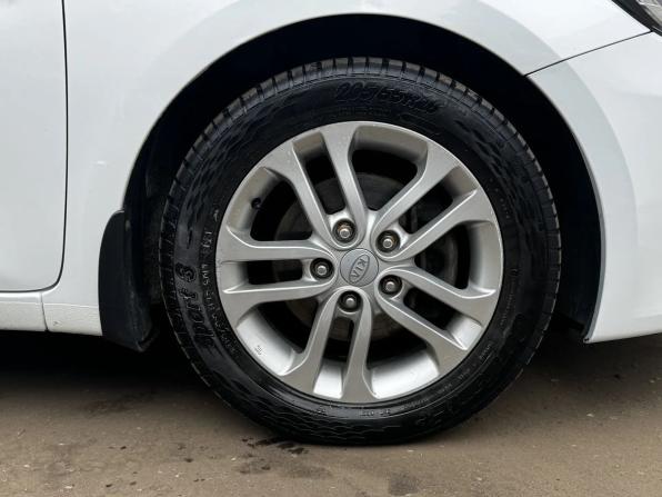 Kia Ceed II Рестайлинг с пробегом 2017 года, цена 1 059 000 рублей, 215399 км, хэтчбек, Автокод Объявления