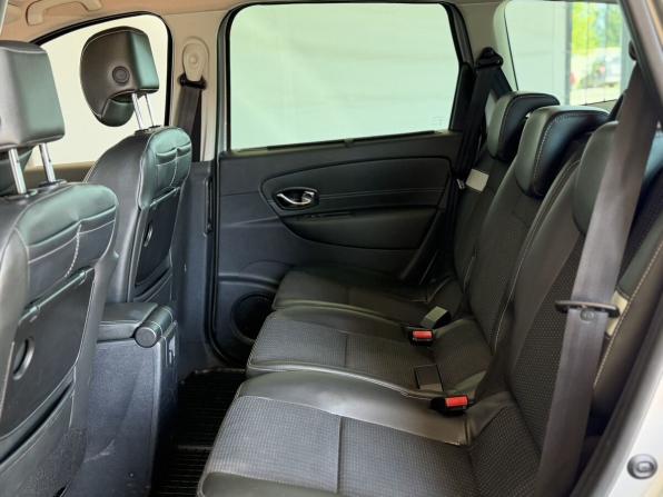 Renault Scenic III Рестайлинг 2 с пробегом 2014 года, цена 1 020 000 рублей, 261800 км, компактвэн, Автокод Объявления