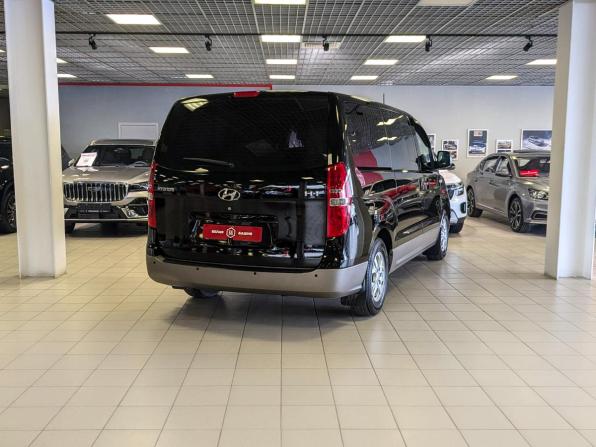 Hyundai H-1 II с пробегом 2014 года, цена 2 179 500 рублей, 130000 км, минивэн, Автокод Объявления