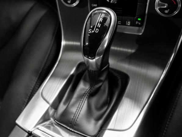 Volvo S60 II Рестайлинг с пробегом 2015 года, цена 1 250 000 рублей, 78800 км, седан, Автокод Объявления