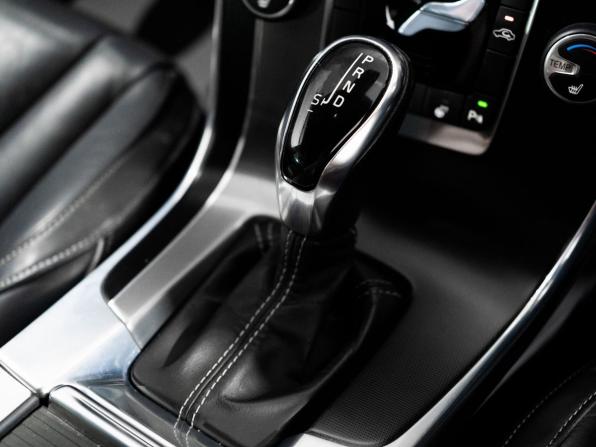 Volvo V60 I Рестайлинг с пробегом 2013 года, цена 1 250 000 рублей, 162968 км, универсал, Автокод Объявления