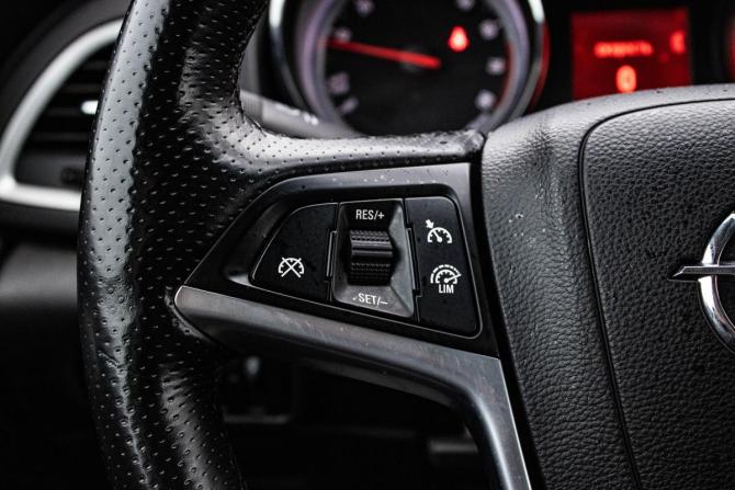 Opel Astra J Рестайлинг с пробегом 2012 года, цена 779 000 рублей, 226452 км, хэтчбек, Автокод Объявления