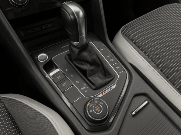 Volkswagen Tiguan II с пробегом 2018 года, цена 3 080 000 рублей, 54109 км, внедорожник, Автокод Объявления