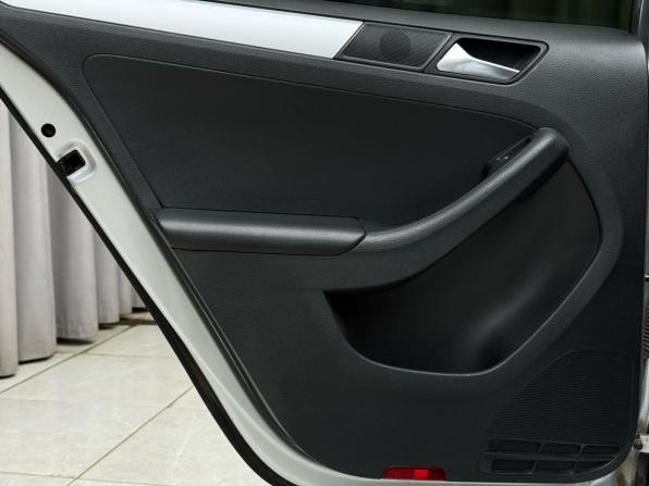 Volkswagen Jetta VI с пробегом 2012 года, цена 1 079 000 рублей, 222775 км, седан, Автокод Объявления