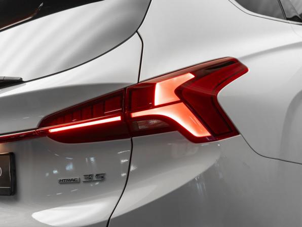Hyundai Santa Fe IV Рестайлинг с пробегом 2023 года, цена 4 490 000 рублей, 22965 км, внедорожник, Автокод Объявления