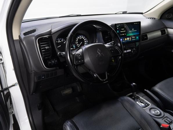 Mitsubishi Outlander III Рестайлинг 2 с пробегом 2015 года, цена 1 690 000 рублей, 177907 км, внедорожник, Автокод Объявления