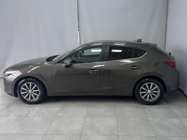 Mazda Axela III Рестайлинг с пробегом 2016 года, цена 1 265 000 рублей, 53130 км, хэтчбек, Автокод Объявления