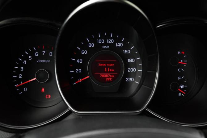 Kia Rio III Рестайлинг с пробегом 2016 года, цена 900 000 рублей, 78086 км, хэтчбек, Автокод Объявления