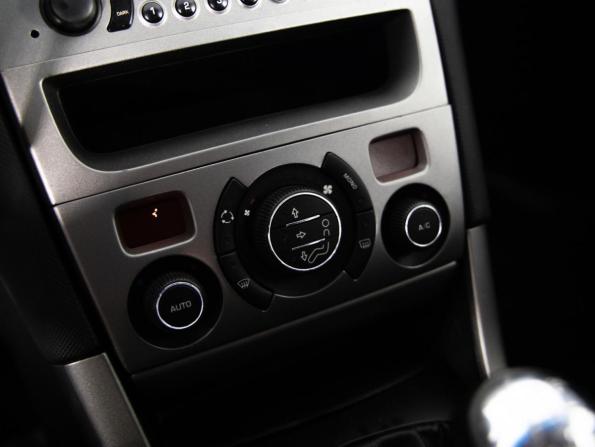 Peugeot 308 I Рестайлинг с пробегом 2012 года, цена 499 000 рублей, 275652 км, хэтчбек, Автокод Объявления