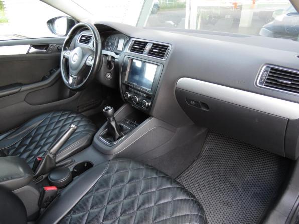 Volkswagen Jetta VI с пробегом 2013 года, цена 615 000 рублей, 270000 км, седан, Автокод Объявления