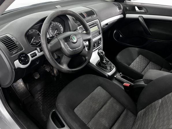 Skoda Octavia II (A5) Рестайлинг с пробегом 2011 года, цена 570 000 рублей, 389116 км, лифтбек, Автокод Объявления