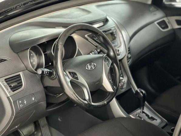 Hyundai Elantra V (MD) с пробегом 2013 года, цена 895 000 рублей, 219089 км, седан, Автокод Объявления