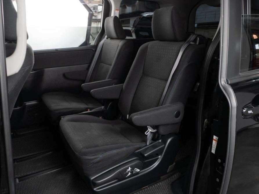 Toyota Voxy III (R80) Тюмень  - изображение 7