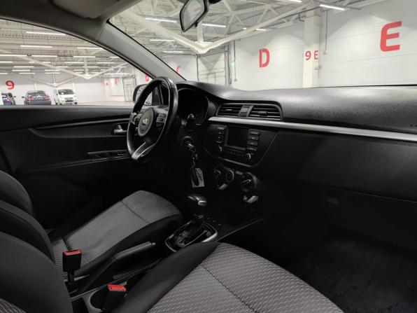 Kia Rio IV с пробегом 2018 года, цена 1 365 000 рублей, 164042 км, седан, Автокод Объявления