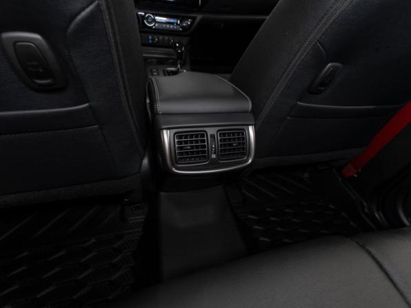 Toyota Hilux VIII Рестайлинг 2 с пробегом 2025 года, цена 7 750 000 рублей, 27 км, пикап, Автокод Объявления