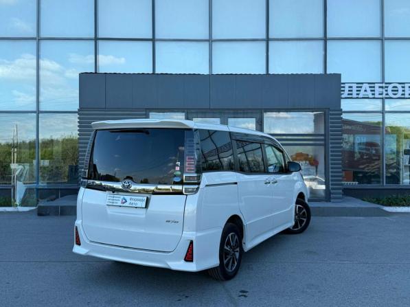 Toyota Noah III (R80) Рестайлинг с пробегом 2019 года, цена 2 999 000 рублей, 94163 км, минивэн, Автокод Объявления